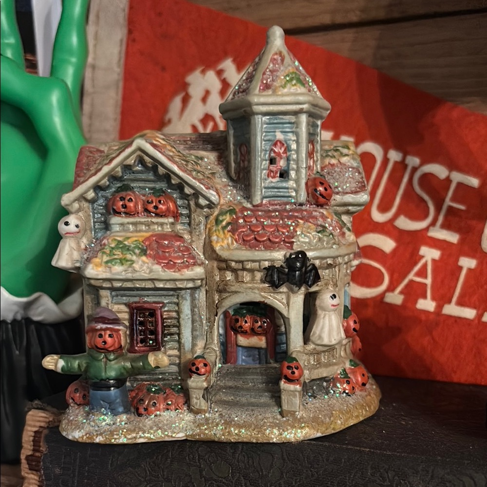 Mini Ceramic Halloween Village Haunted House Decor Pumpkins Ghosts Bat 4.5”